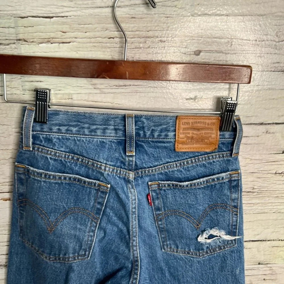 Levi's Women's Premium Wedgie Fit Jeans size 23 raw  hem - Picture 6 of 8